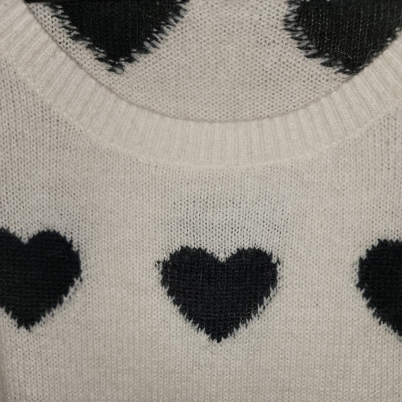 Sweater - Picture 2 of 6